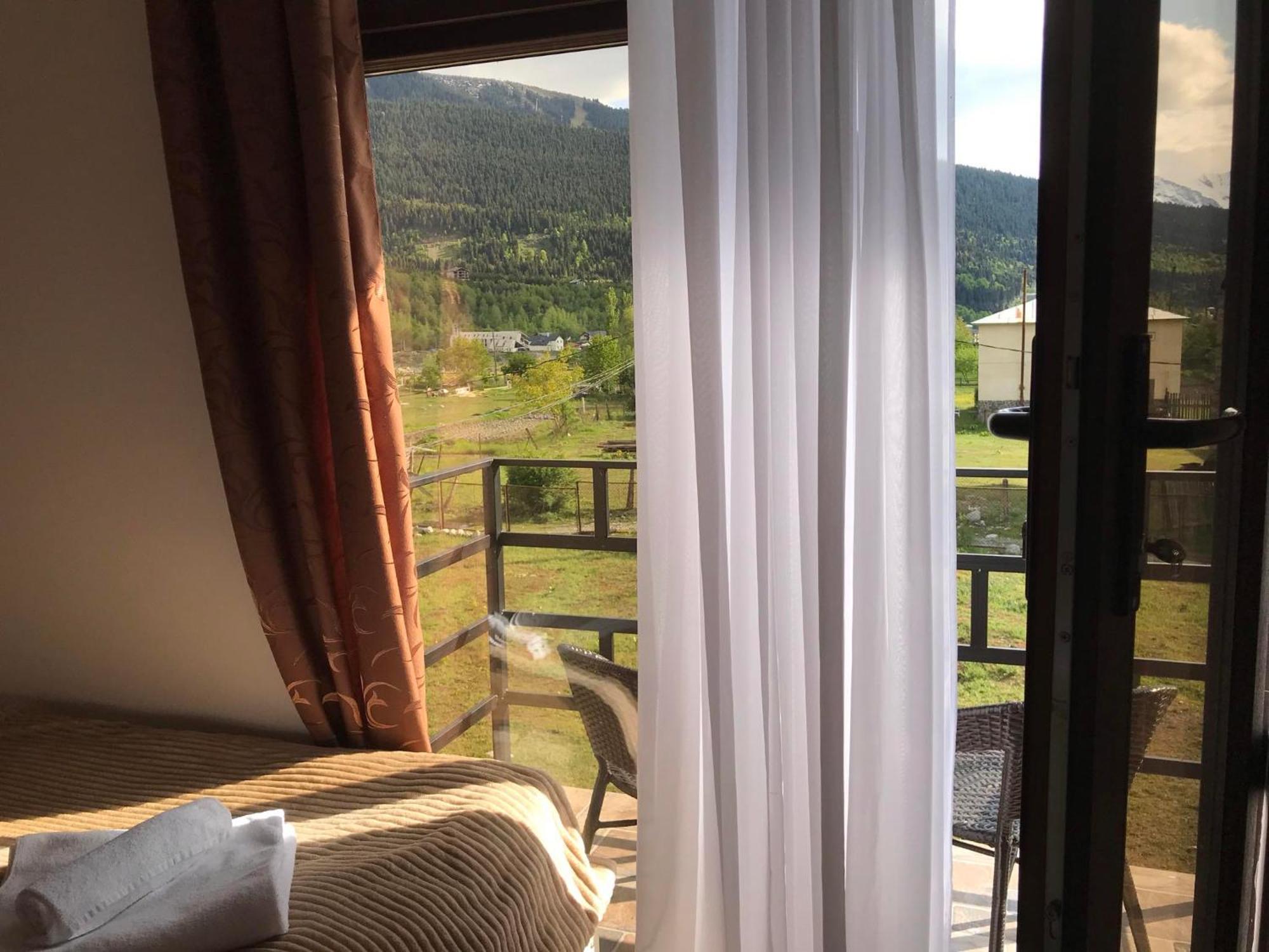 Hotel Ninama Mestia Zimmer foto